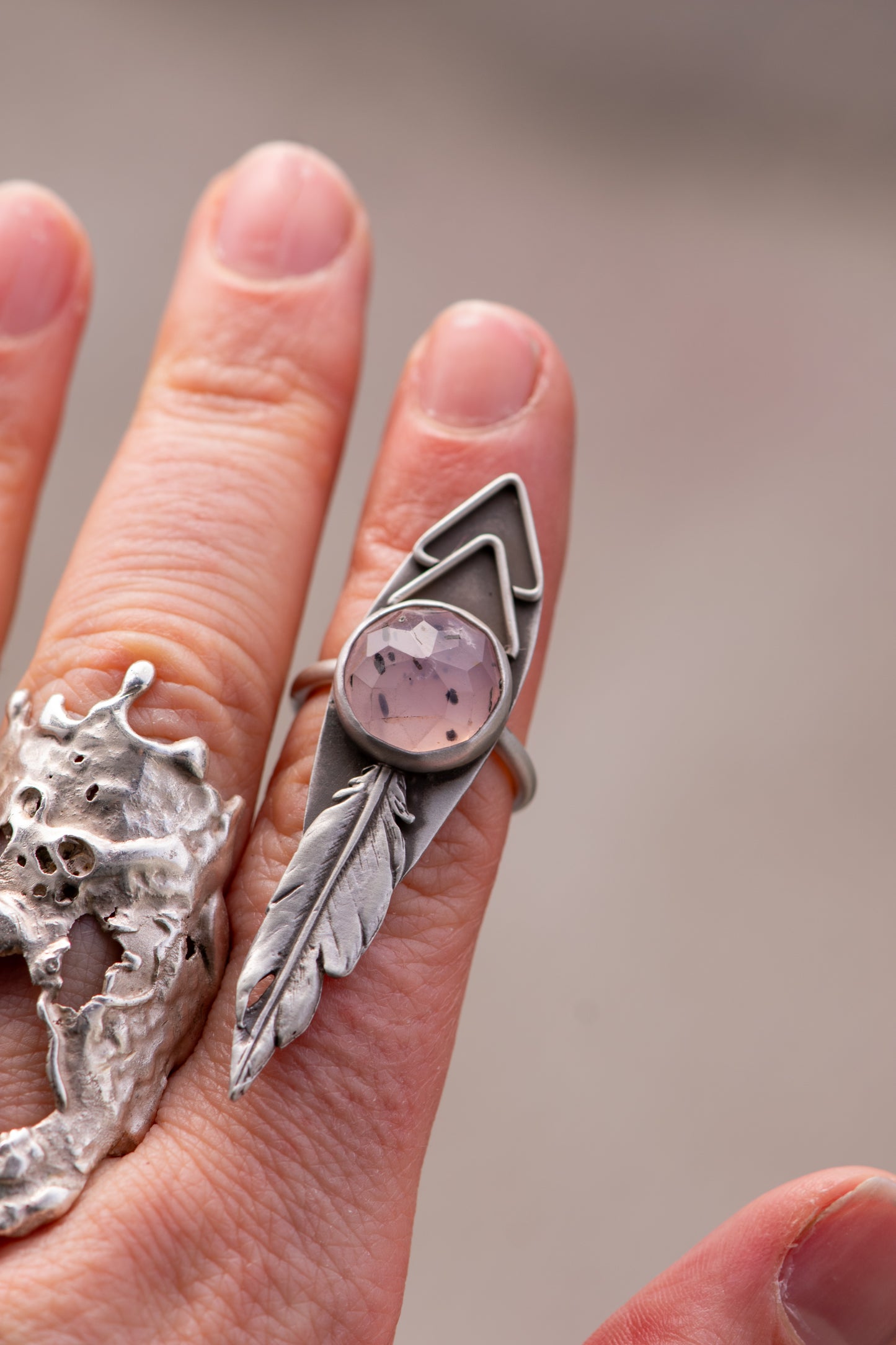 ROSE QUARTZ DIVINER RING