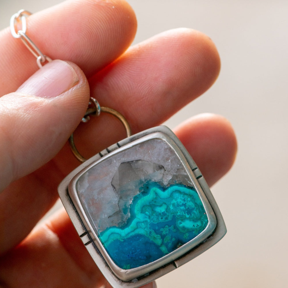 
                  
                    A GREAT WAVE OF CHRYSOCOLLA IN QURTZ - Fly Free
                  
                