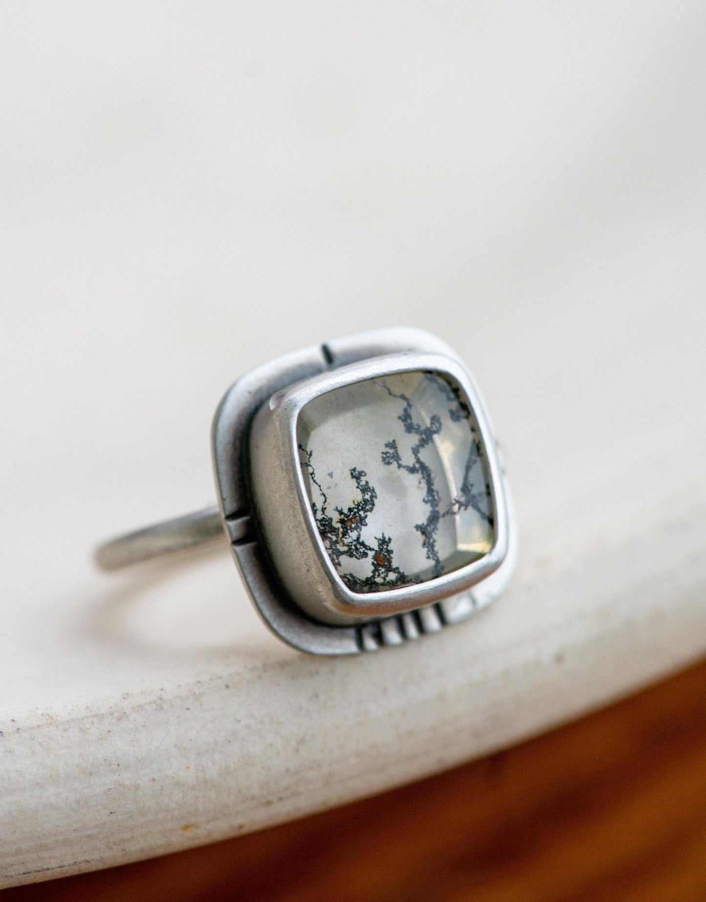 A LITTLE DREAM DENDRITIC AGATE RING - Fly Free