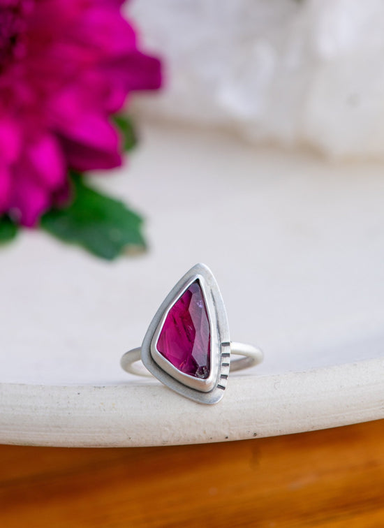 AMARANTHINE TOURMALINE RING - Fly Free