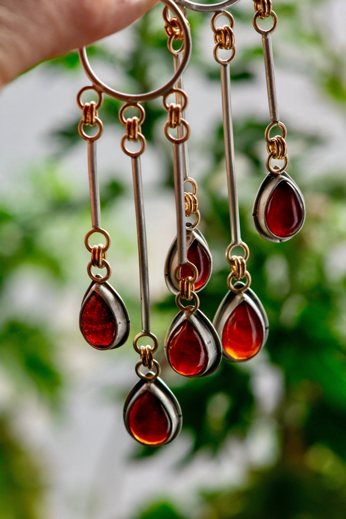 ARTEMISIA GARNET EARRINGS - Fly Free