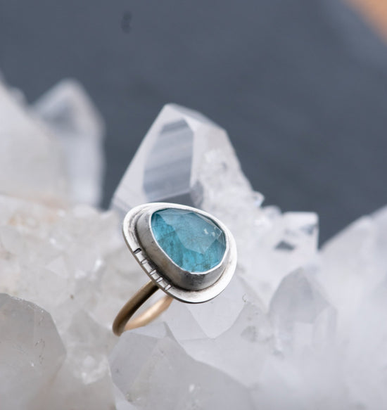 COLOR SHIFTER AQUAMARINE RING - Fly Free