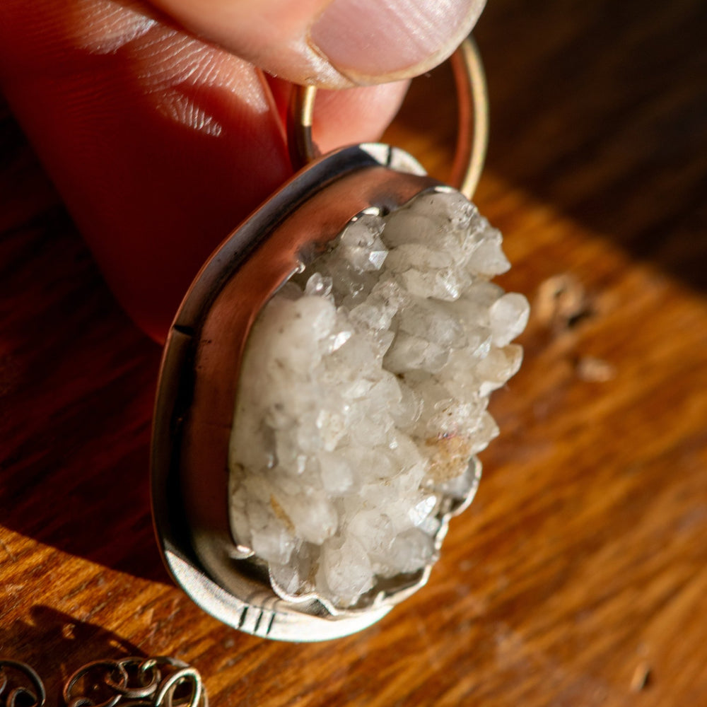 
                  
                    DRUZYS ARE DIVINERS. ROUGH CRYSTAL NECKLACES - Fly Free
                  
                