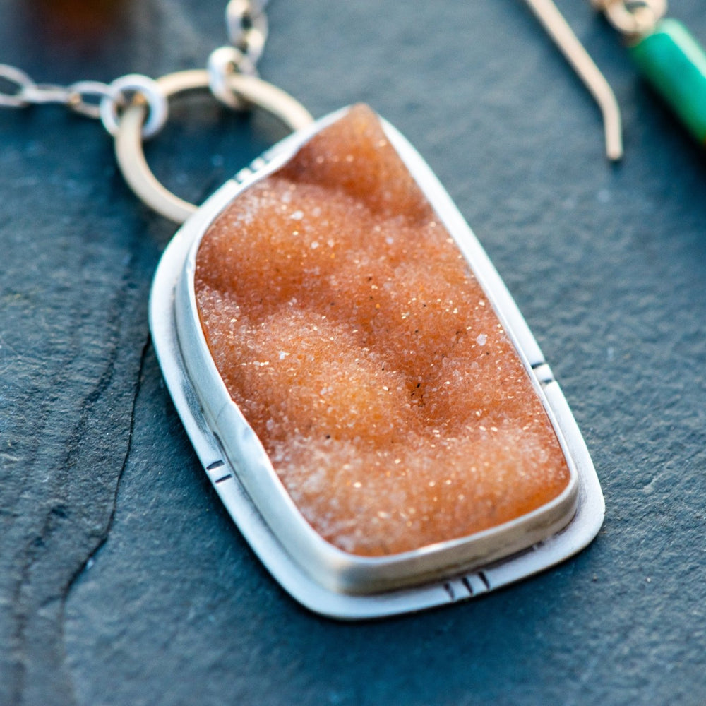 
                  
                    DRUZYS ARE DIVINERS. ROUGH CRYSTAL NECKLACES - Fly Free
                  
                