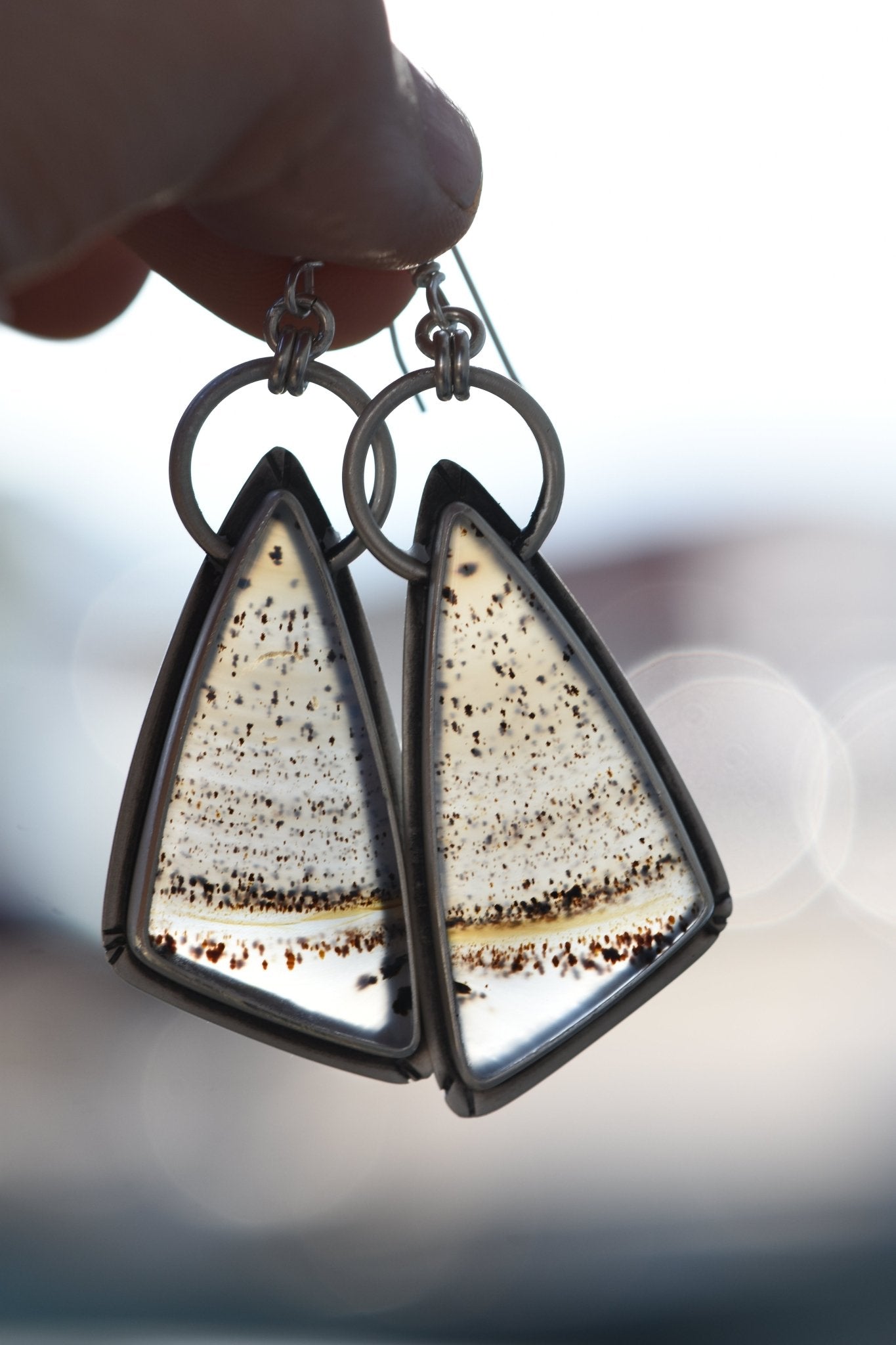 FISH BELLY AND FALLING ASH MONTANA AGATE EARRINGS - Fly Free
