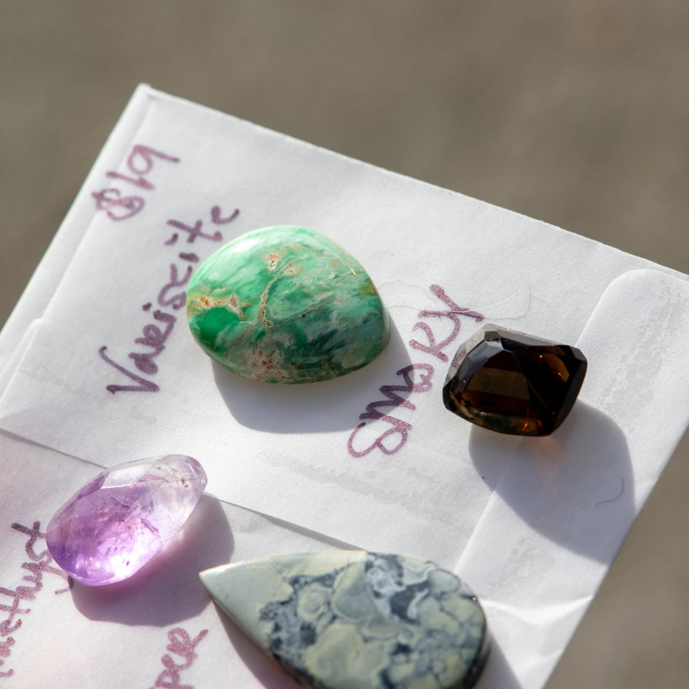 
                  
                    FLOWING STONES - Fly Free
                  
                