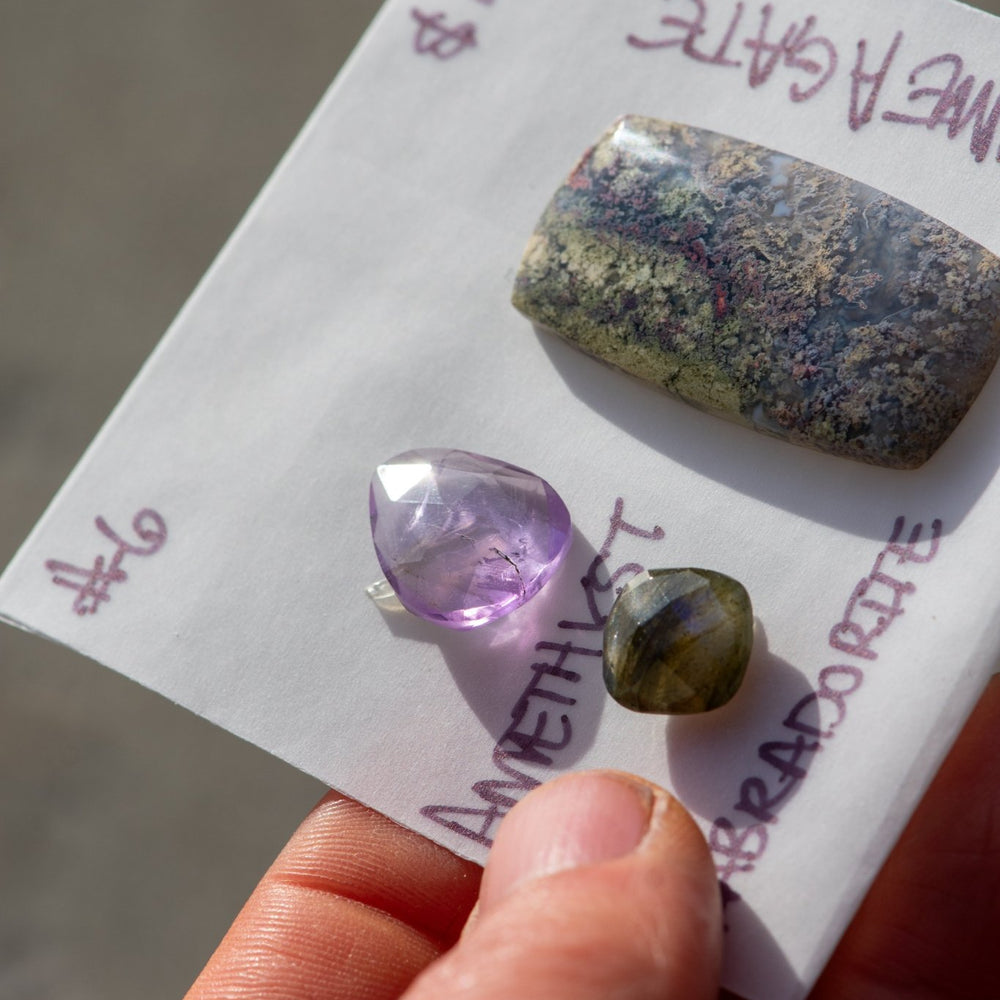 
                  
                    FLOWING STONES - Fly Free
                  
                