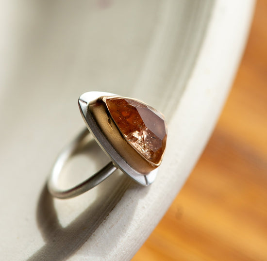 GLOWING TOPAZ RING - Fly Free