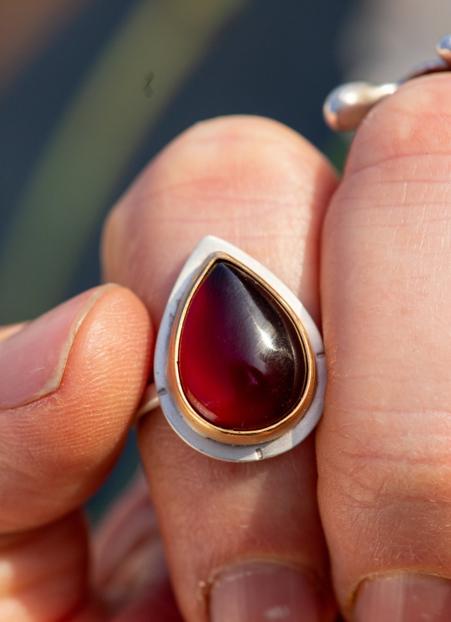 GRANATUS GARNET RING - Fly Free