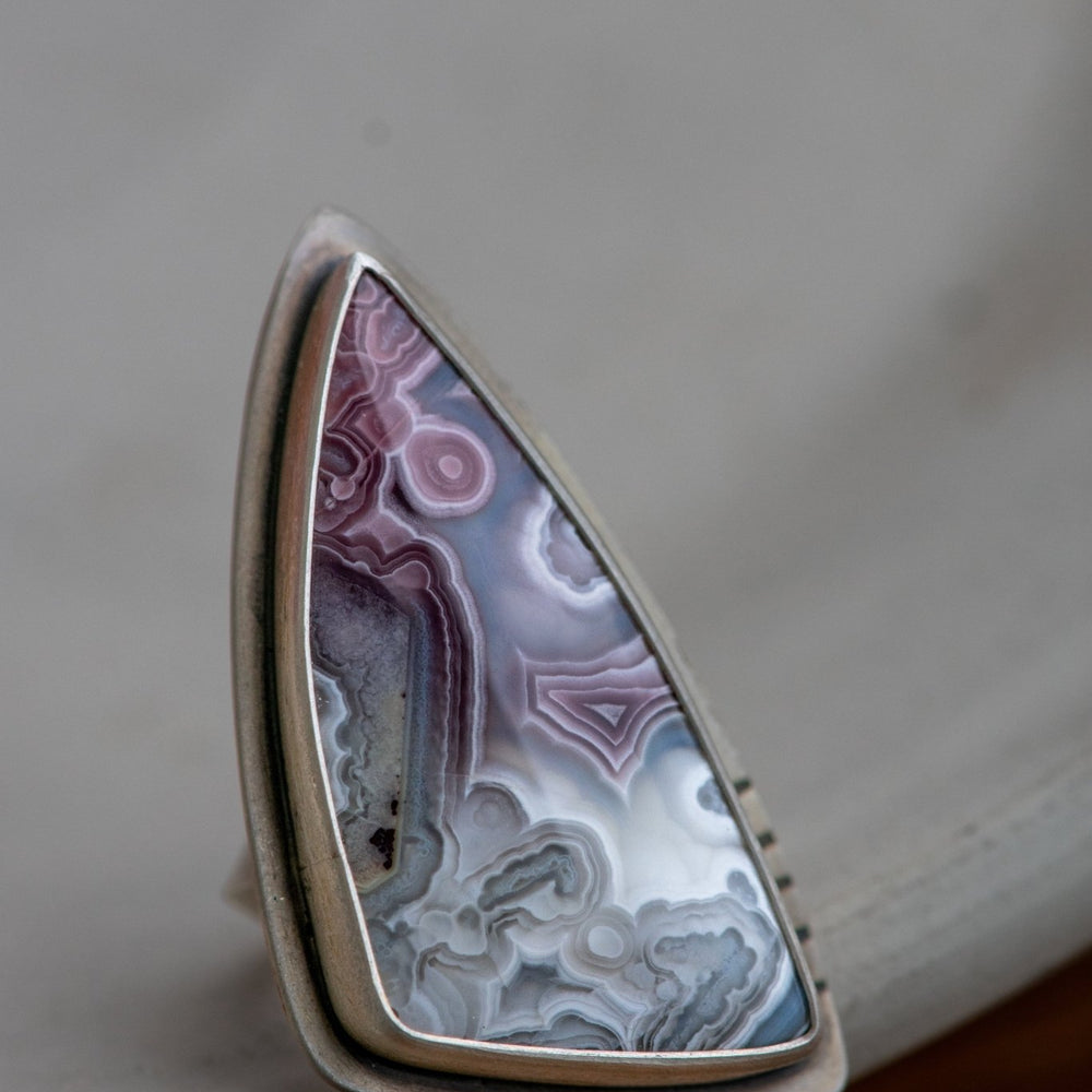 
                  
                    INFINITE DEPTHS CRAZY LACE AGATE RING - Fly Free
                  
                