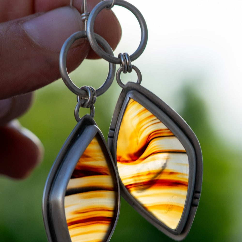 LONG LIGHT MONTANA AGATE EARRINGS - Fly Free