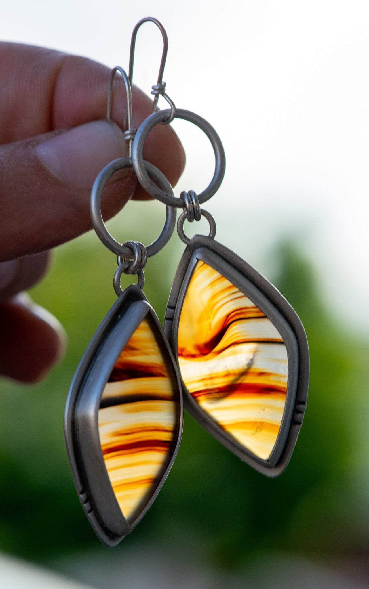 LONG LIGHT MONTANA AGATE EARRINGS - Fly Free