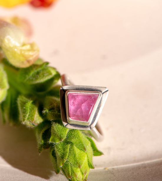 NEAT PETITE PINK TOURMALINE RING - Fly Free