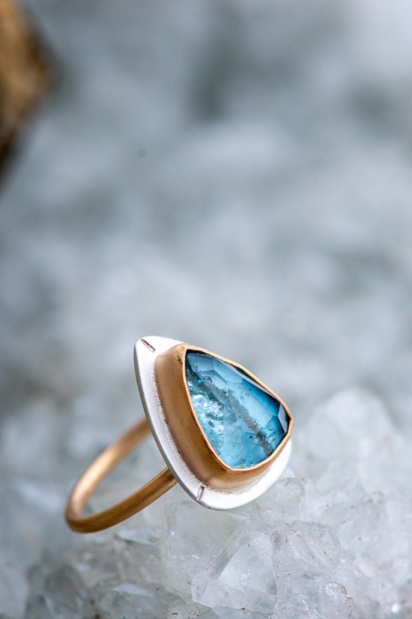 PERCIEVING AQUAMARINE RING - Fly Free