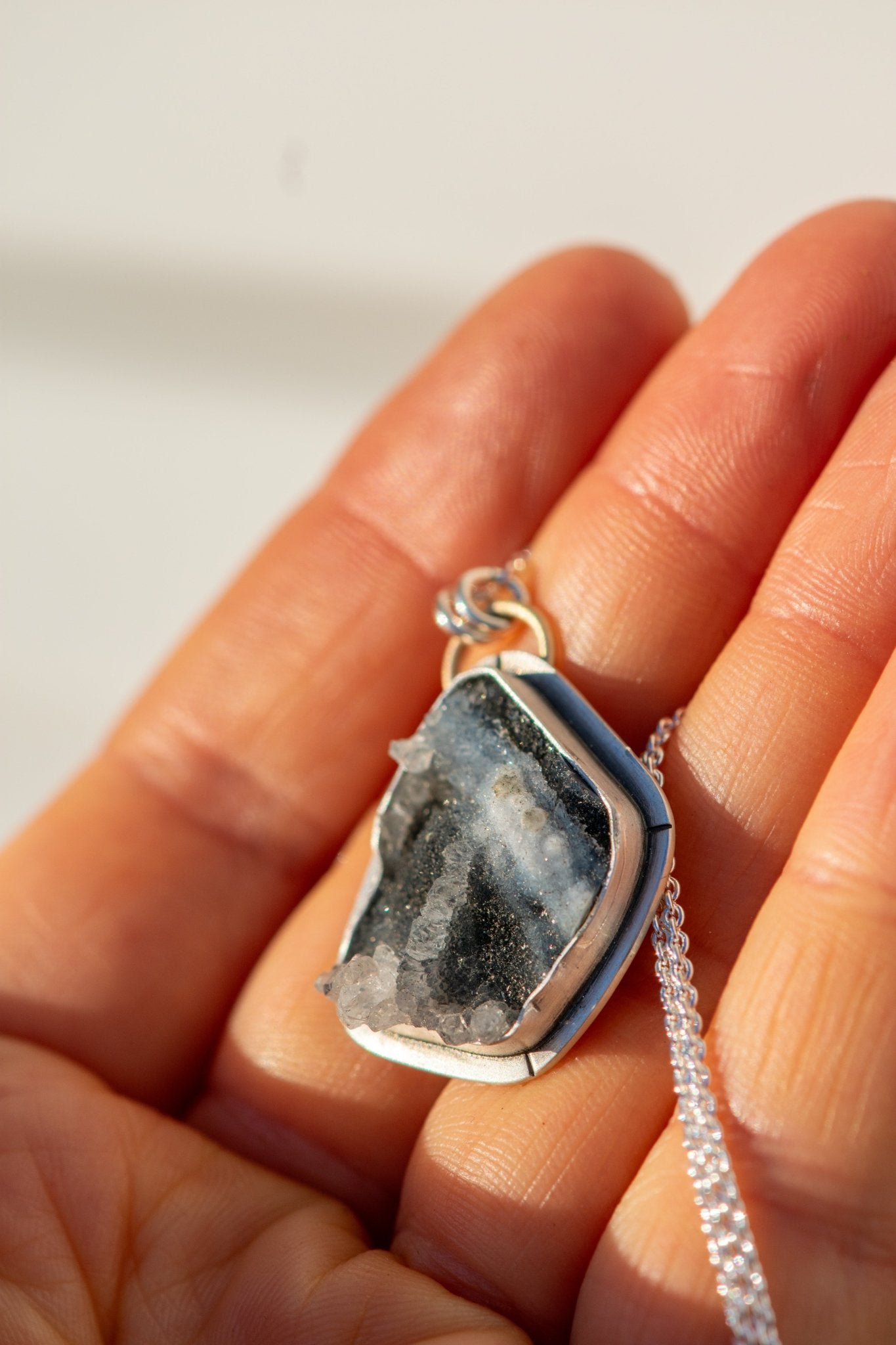 PSILOMELANE DRUZY DIVINER NECKLACE - Fly Free