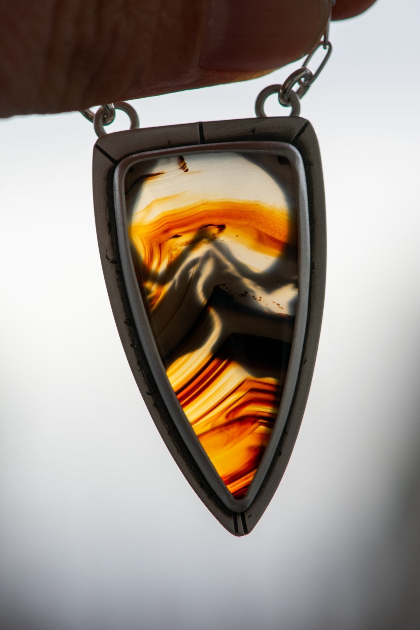 REACHING FOR VICTORY MONTANA AGATE NECKLACE - Fly Free