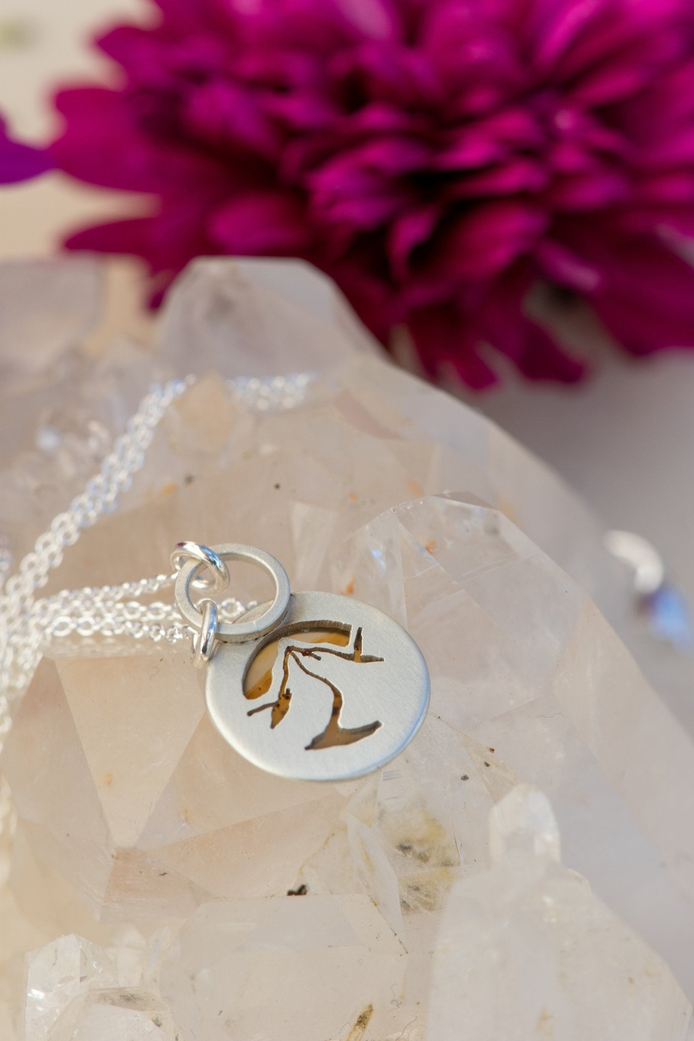 SMALL MIGHTY MONTANA AGATE MOUNTAIN NECKLACE - Fly Free