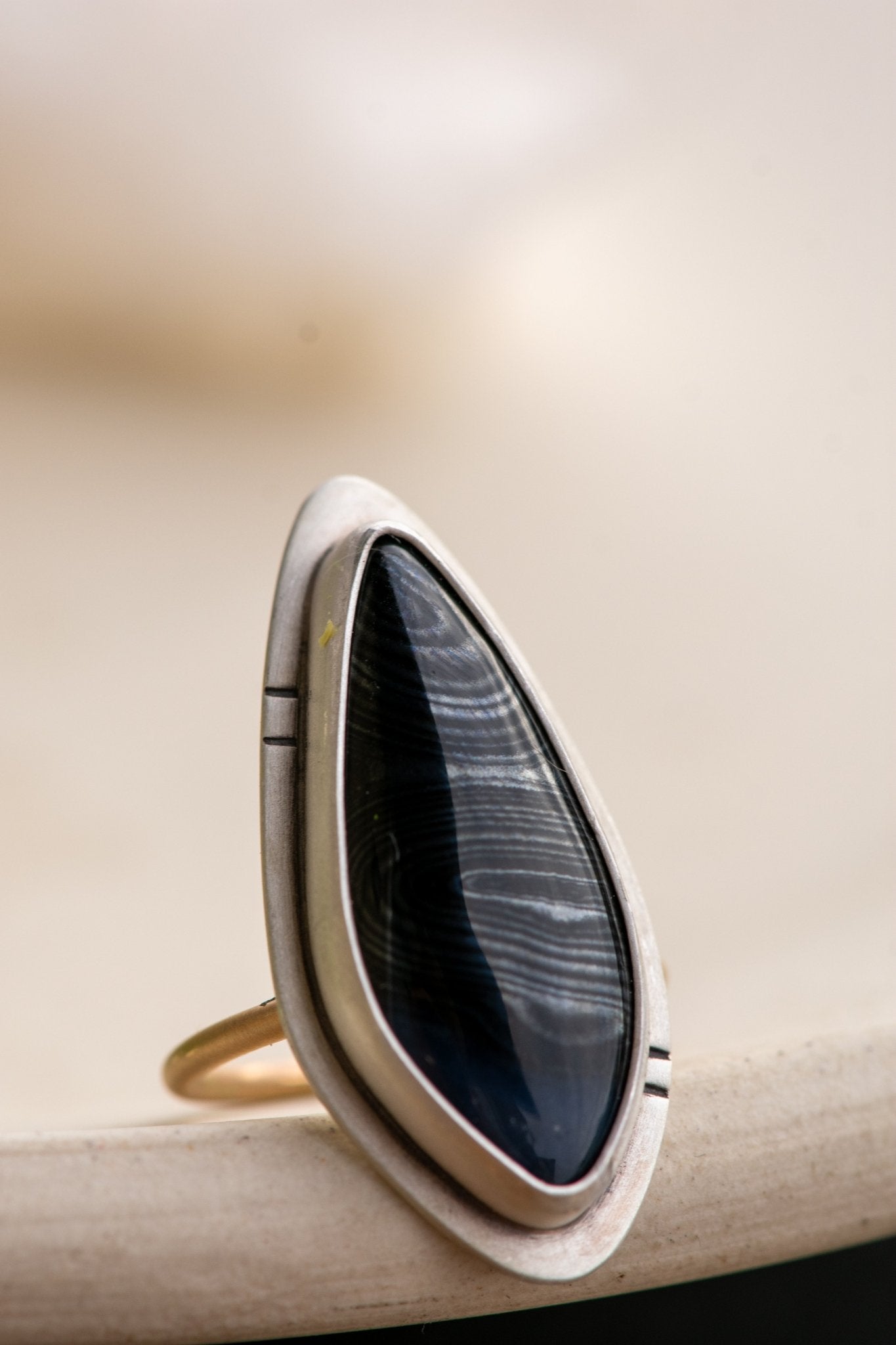 WANDERER PSILOMELANE RING - Fly Free