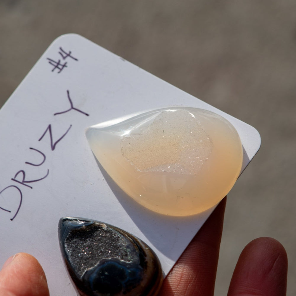 
                  
                    WANDERING STONES - Fly Free
                  
                