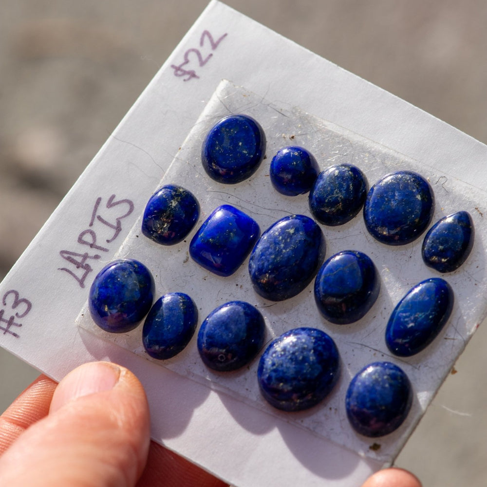 
                  
                    WANDERING STONES - Fly Free
                  
                