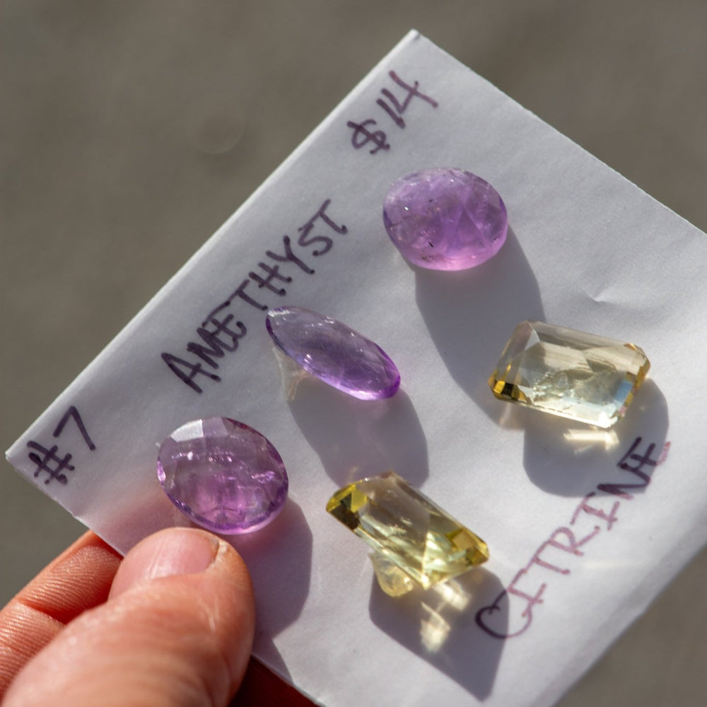 
                  
                    WANDERING STONES - Fly Free
                  
                