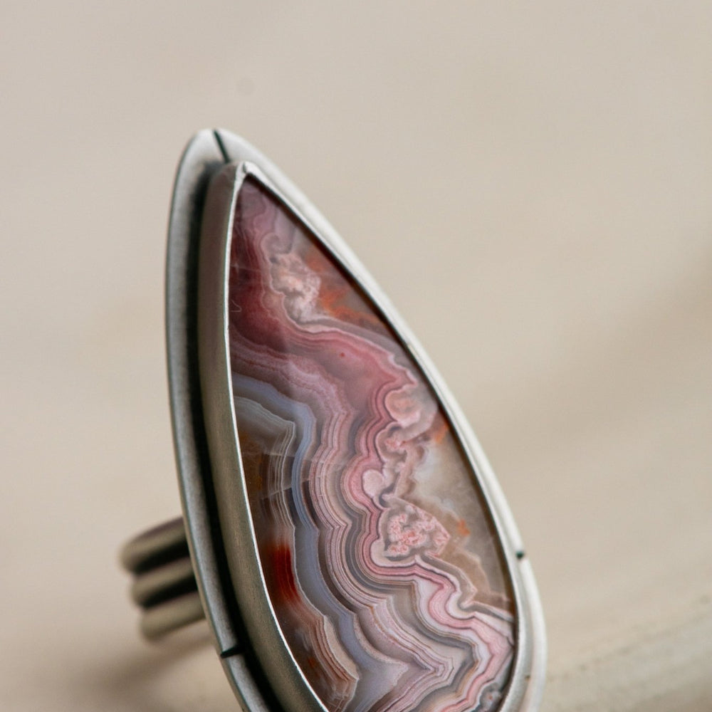 WHERE AM I CRAZY LACE AGATE RING - Fly Free