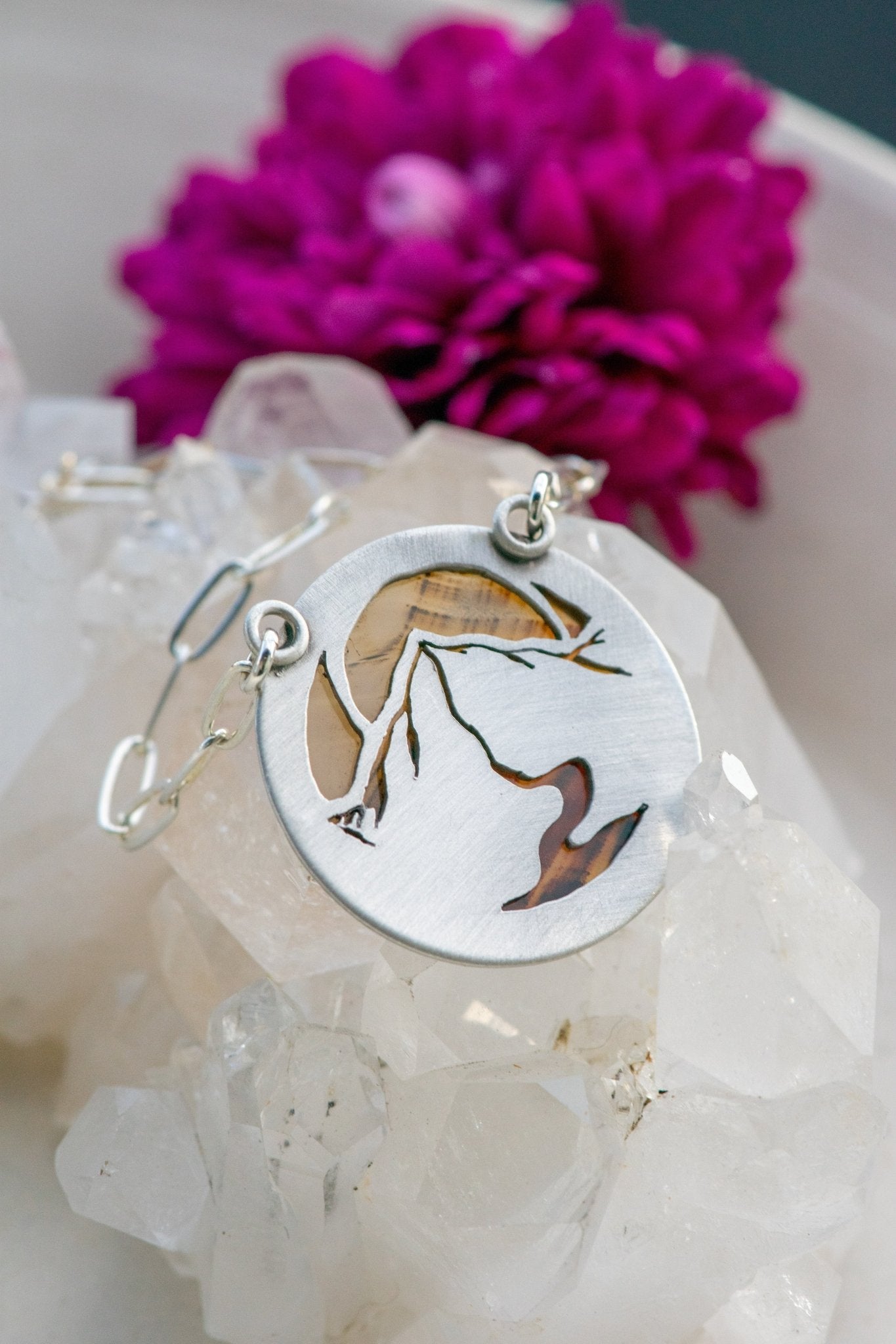 WINDS ALOFT MONTANA AGATE MOUNTAIN NECKLACE - Fly Free