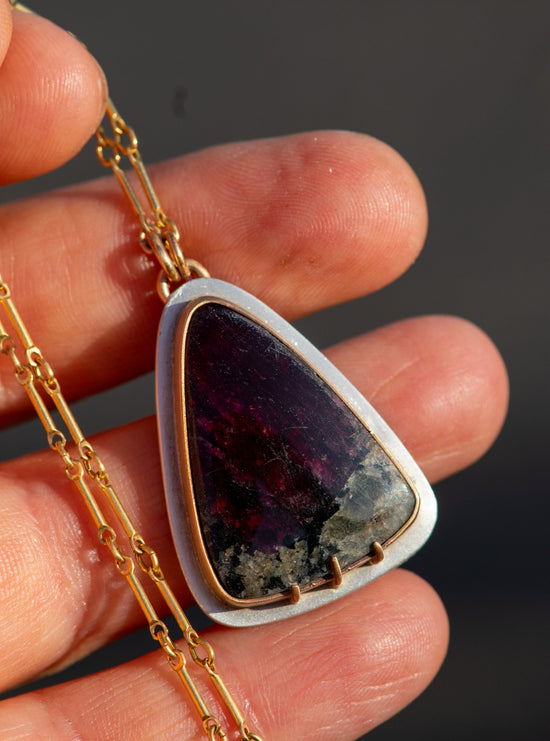 YOU'RE A DELIGHT EUDIALYTE NECKLACE - Fly Free