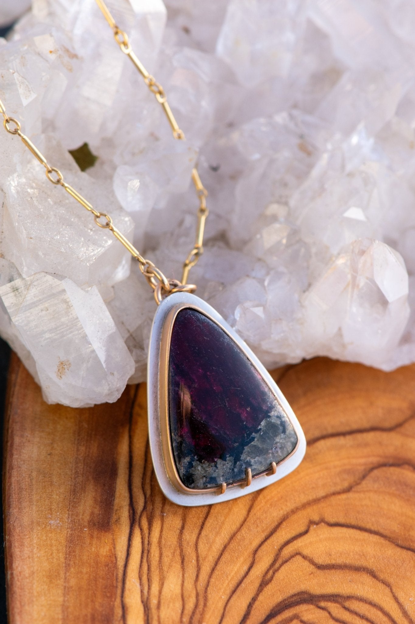 YOU'RE A DELIGHT EUDIALYTE NECKLACE - Fly Free