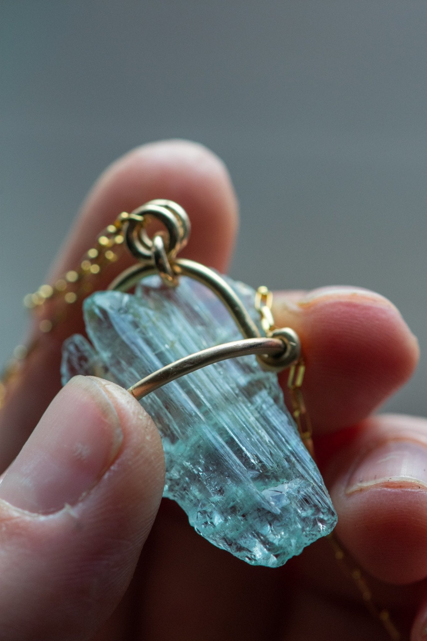 Load image into Gallery viewer, DAGGER AQUAMARINE NECKLACE - Fly Free
