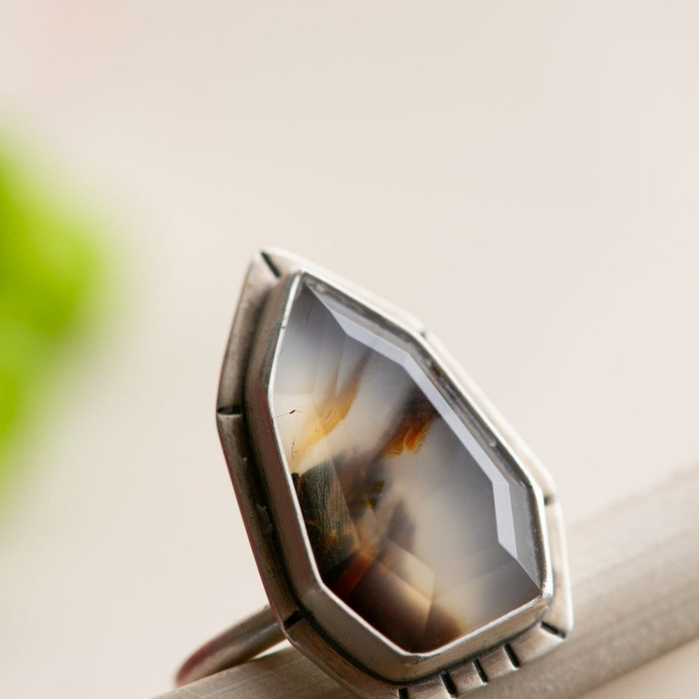 
                  
                    DISTANT SKIES MONTANA AGATE RING - Fly Free
                  
                