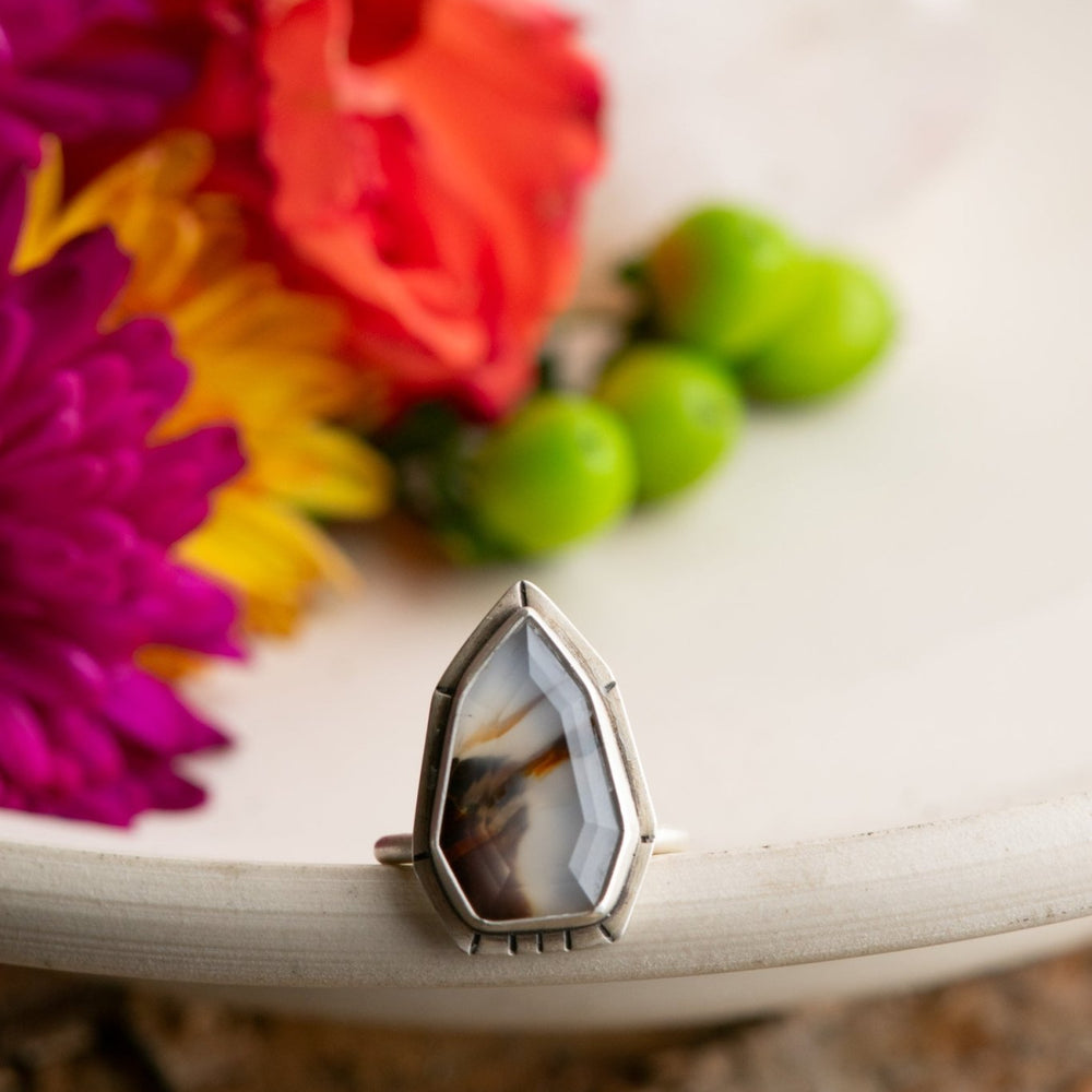 
                  
                    DISTANT SKIES MONTANA AGATE RING - Fly Free
                  
                