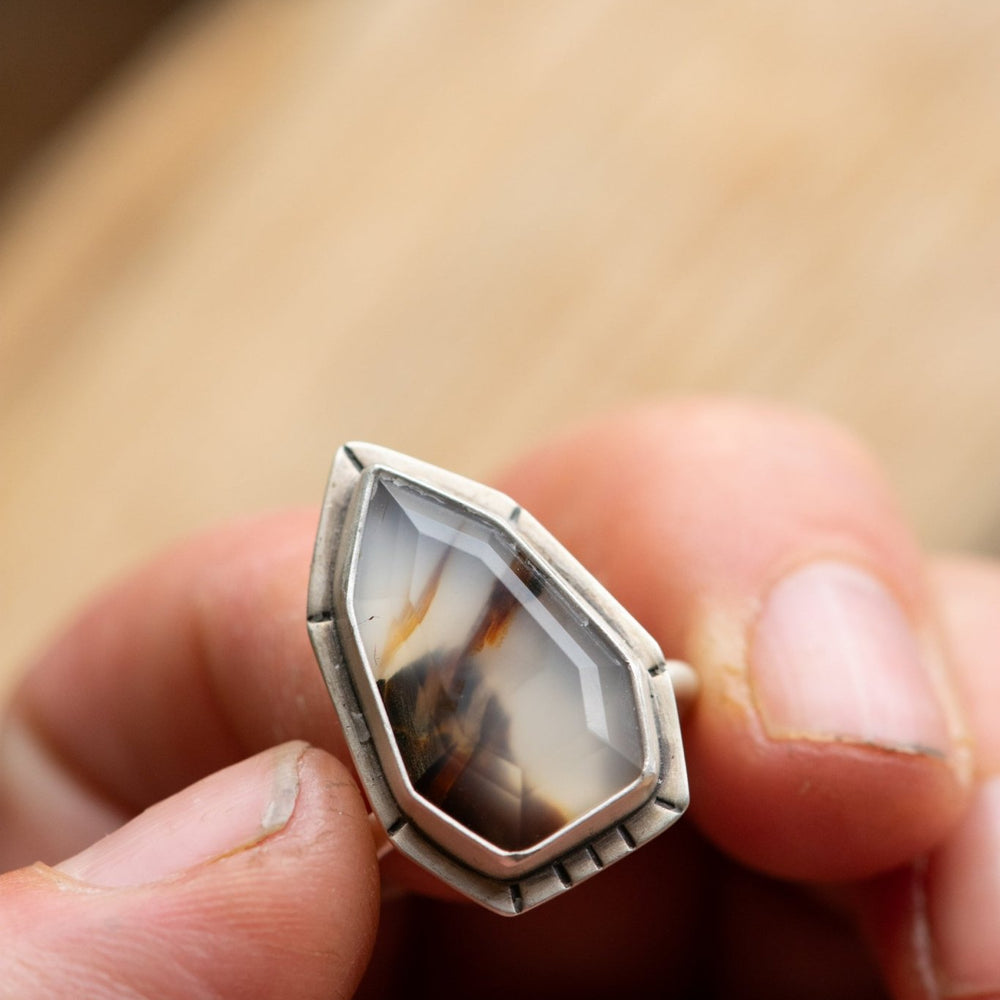 
                  
                    DISTANT SKIES MONTANA AGATE RING - Fly Free
                  
                