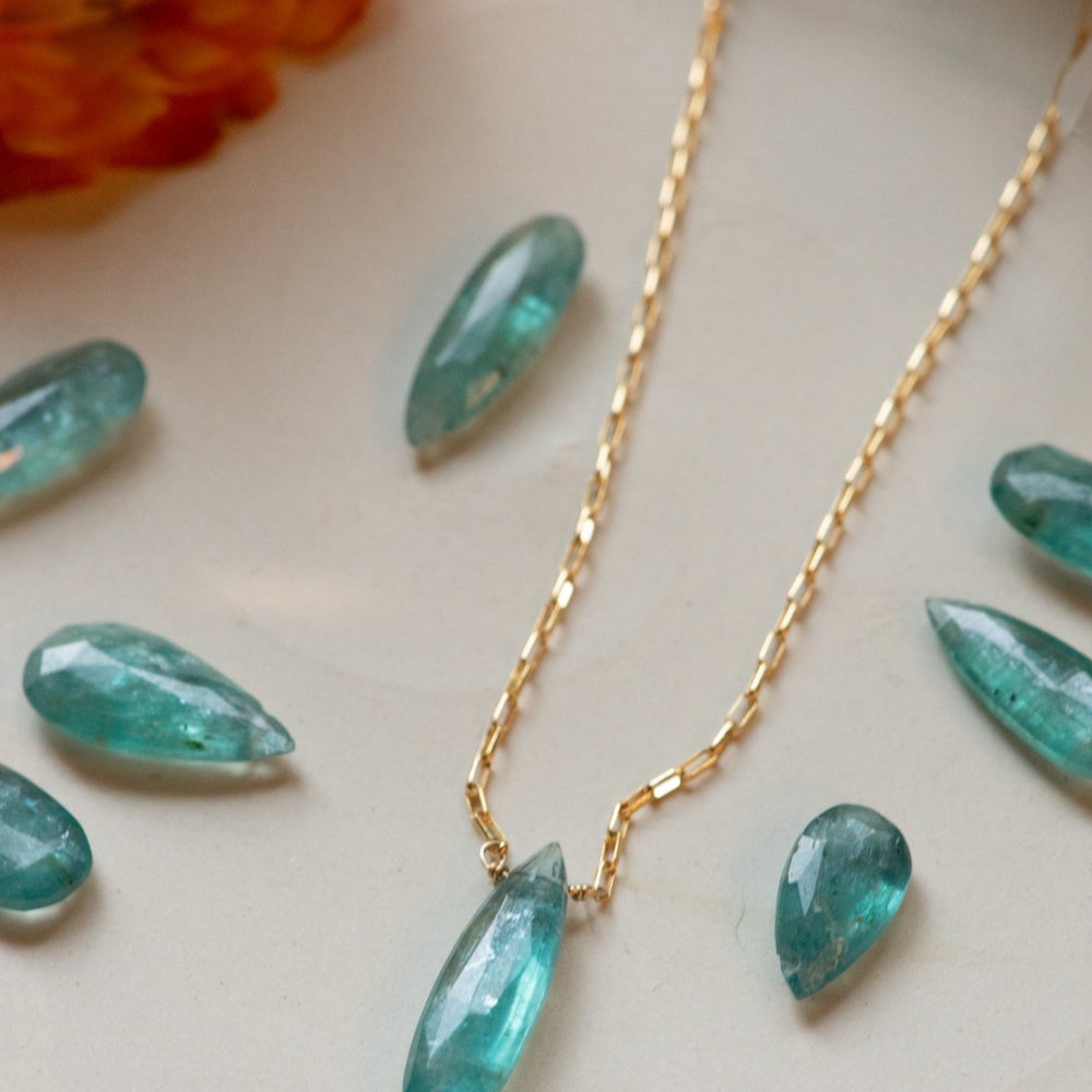 KYANITE RUMBLE NECKLACES - Fly Free