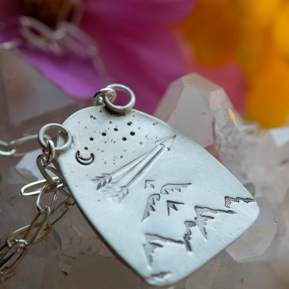 
                  
                    PRESENT SHATTUCKITE NECKLACE - Fly Free
                  
                