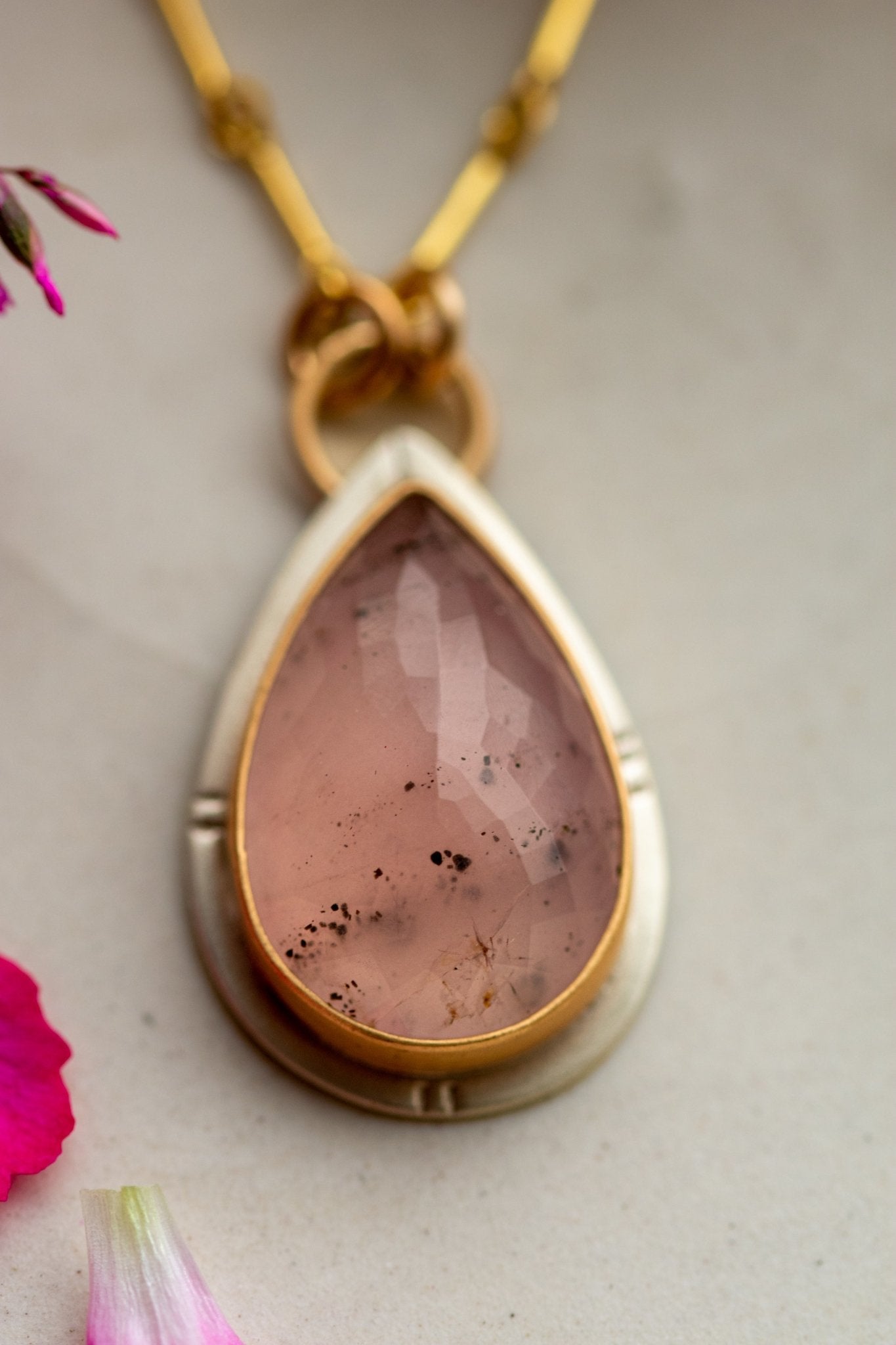 Load image into Gallery viewer, REGENCY ROSE QUARTZ NECKLACES - Fly Free
