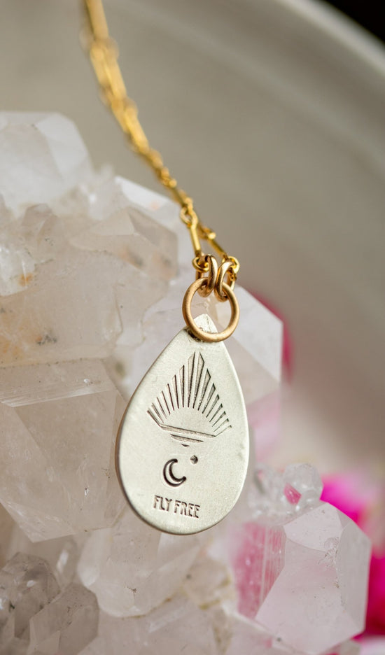 Load image into Gallery viewer, REGENCY ROSE QUARTZ NECKLACES - Fly Free
