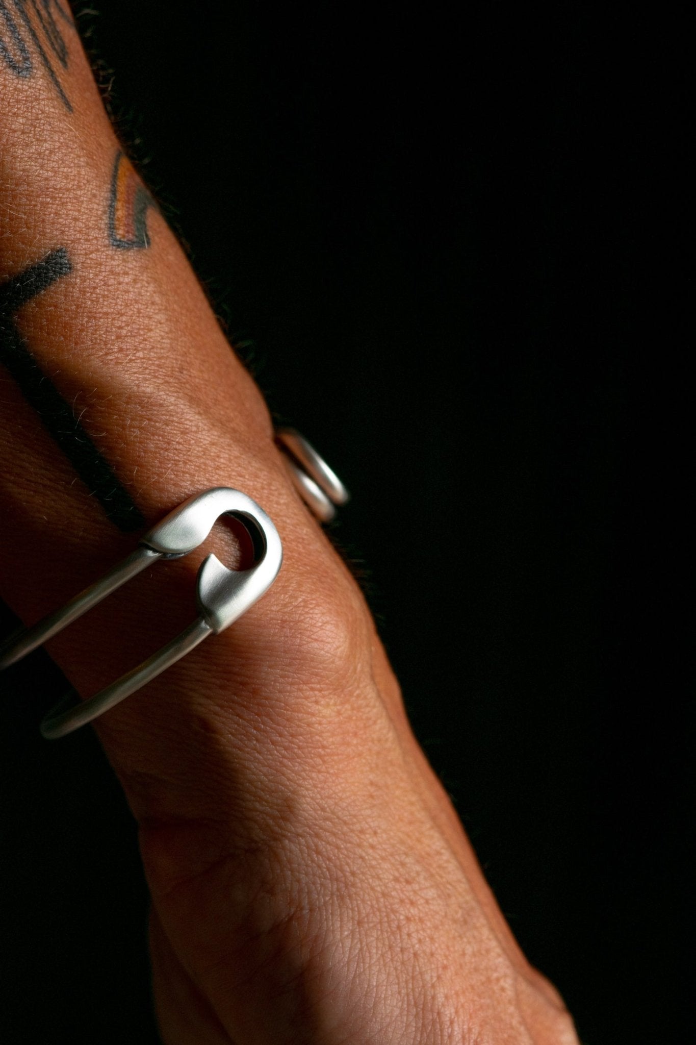 SAFETY THIRD CUFF - Fly Free