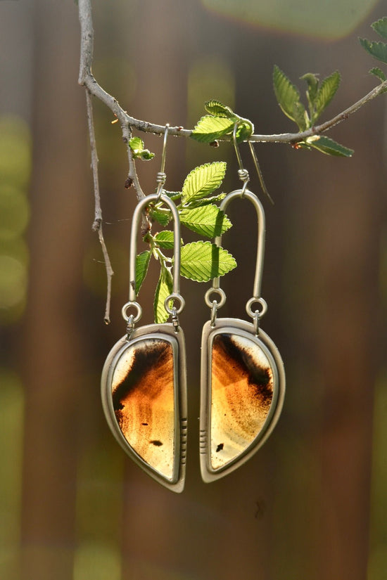 Load image into Gallery viewer, STORM RIDER MONTANA AGATE EARRINGS - Fly Free
