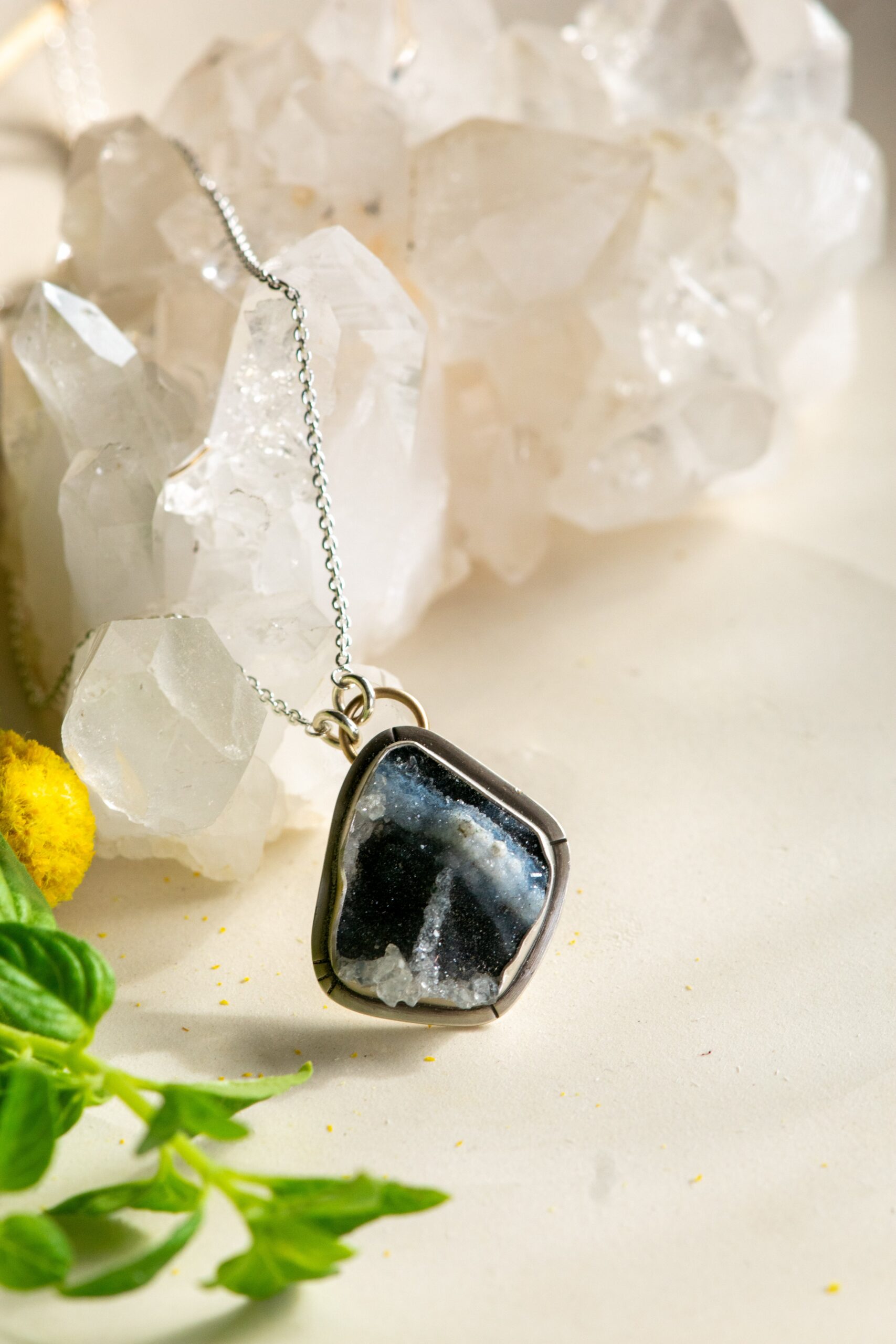 PSILOMELANE DRUZY DIVINER NECKLACE