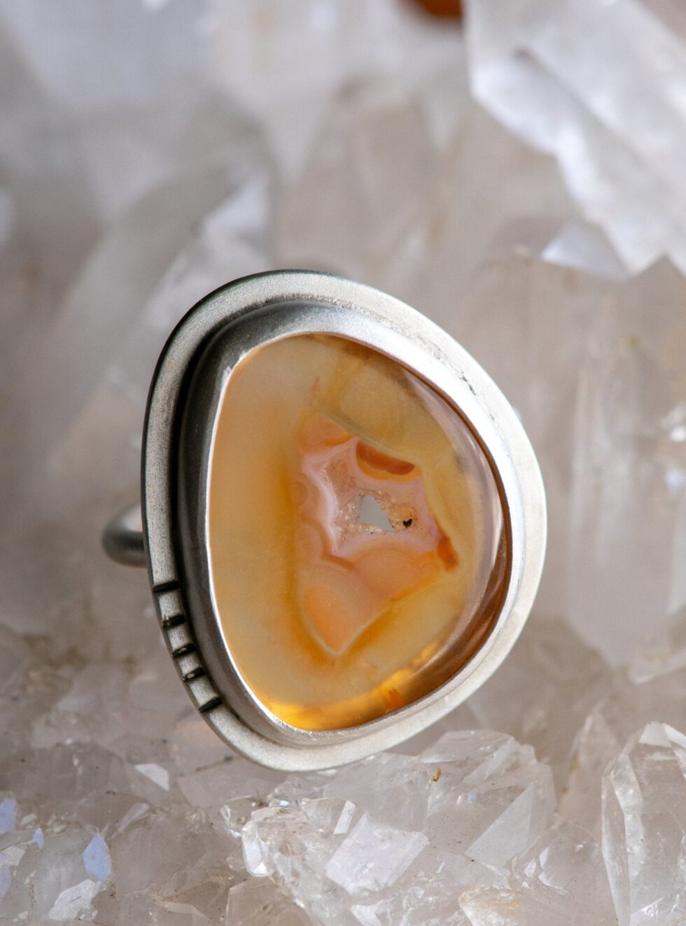 CARNELIAN CRYSTAL CAVE RING - Fly Free