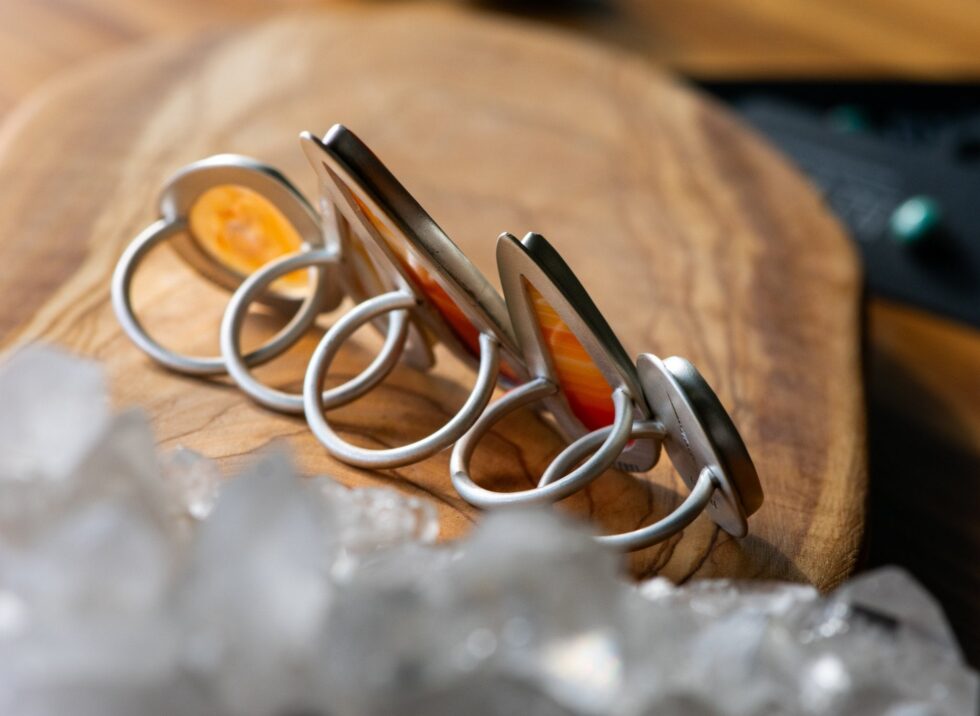 CARNELIAN CRYSTAL CAVE RING - Fly Free