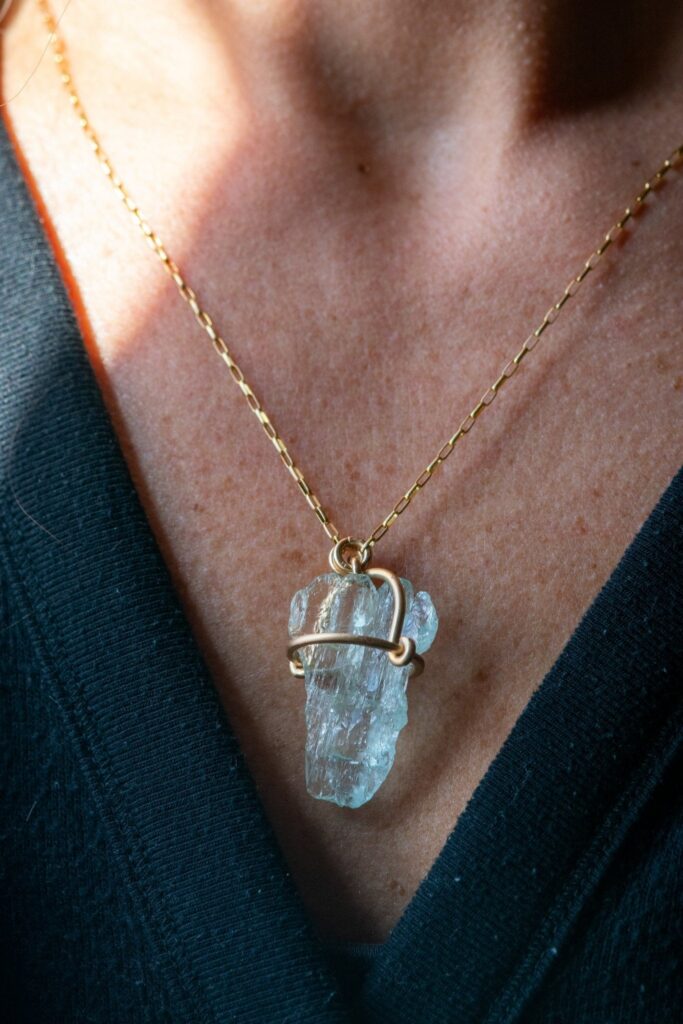 DAGGER AQUAMARINE NECKLACE - Fly Free