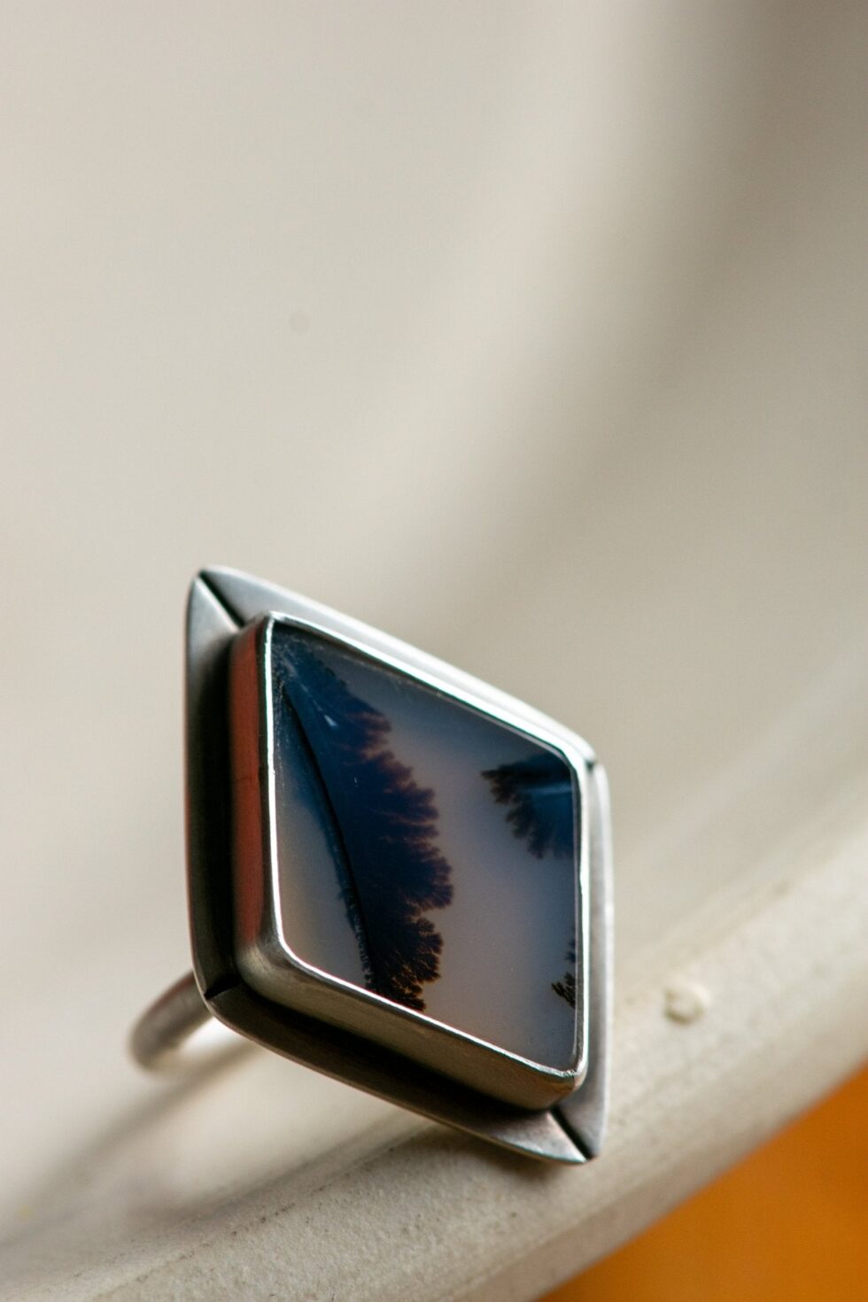 DENDRITIC CHARGE RING - Fly Free