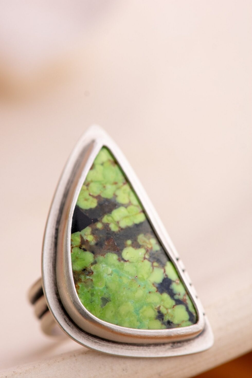ELECTRIC GREEN TURQUOISE RING - Fly Free