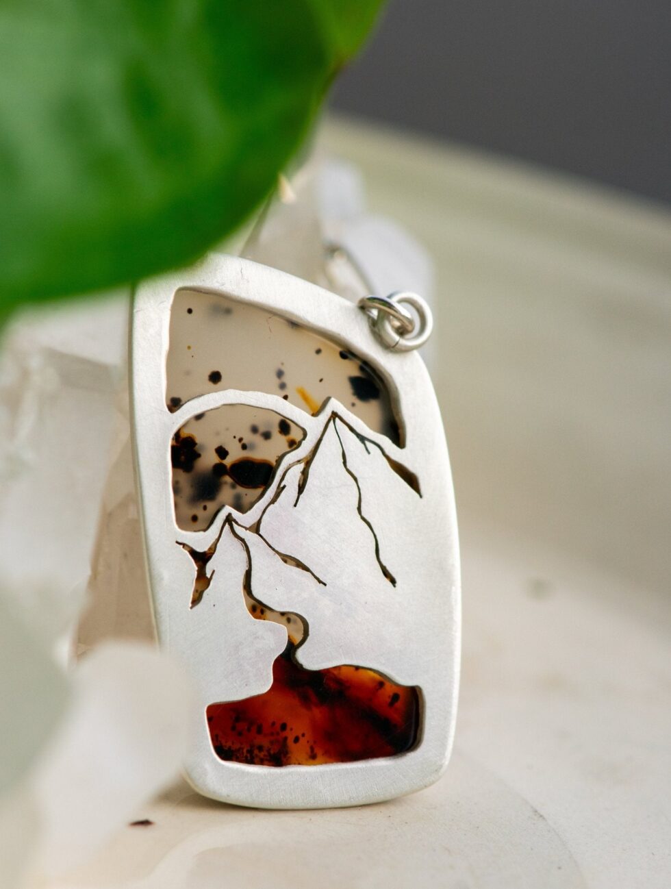 FORTITUDE MONTANA AGATE NECKLACE - Fly Free
