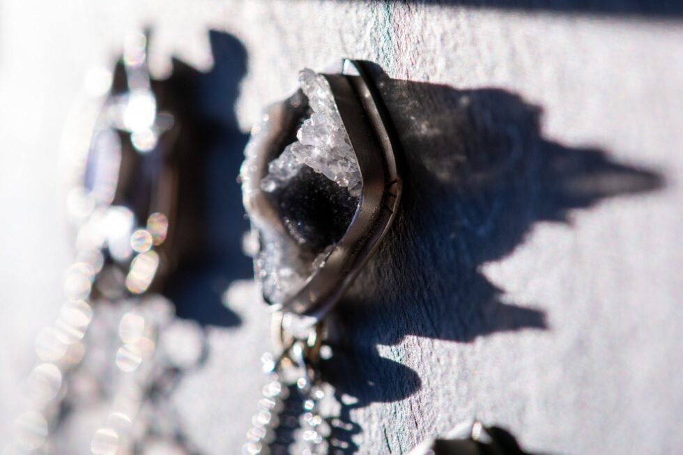 PSILOMELANE DRUZY DIVINER NECKLACE - Fly Free