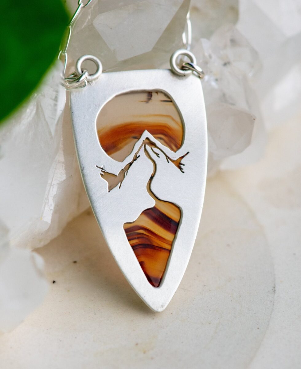 REACHING FOR VICTORY MONTANA AGATE NECKLACE - Fly Free