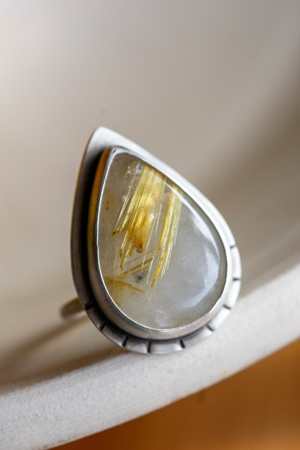 STARBURST RUTILATED QUARTZ RING - Fly Free